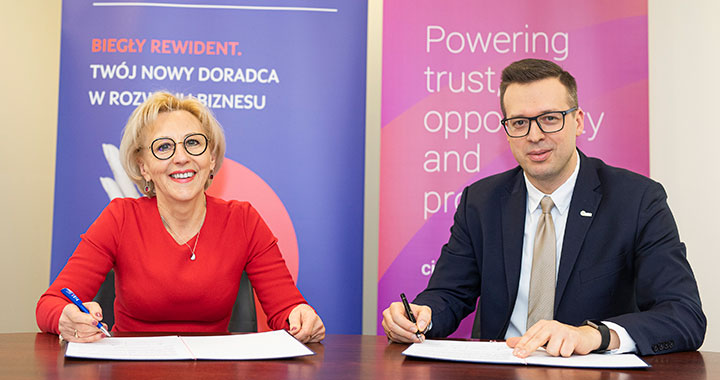 Barbara Misterska-Dragan, president of the Polish Chamber of Statutory Auditors, and Jakub Bejnarowicz, the Association of International Certified Professional Accountants’ regional director, Europe.